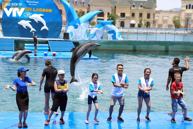 Liên hoan thiếu nhi quốc tế VTV: Các bạn nhỏ vui chơi thỏa thích ở Vinpearl Land Nha Trang - Ảnh 16. Liên hoan thiếu nhi quốc tế VTV: Các bạn nhỏ vui chơi thỏa thích ở Vinpearl Land Nha Trang - Ảnh 16.