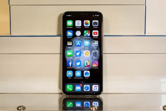 Lý do khiến thiết kế notch trên iPhone X đẹp hơn trên Android? - Ảnh 1.