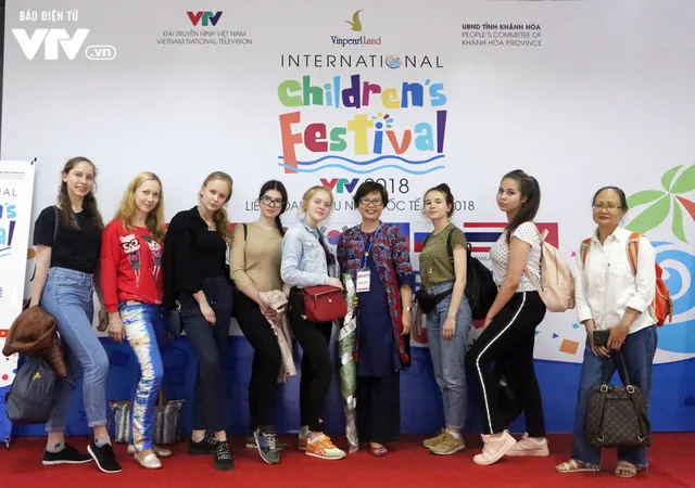 Đoàn nghệ thuật Nga vượt hành trình 30 giờ đồng hồ đến với Liên hoan thiếu nhi quốc tế VTV 2018 - Ảnh 3. Đoàn nghệ thuật Nga vượt hành trình 30 giờ đồng hồ đến với Liên hoan thiếu nhi quốc tế VTV 2018 - Ảnh 3.