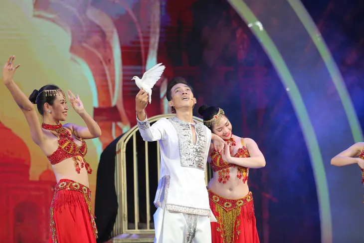 Hé lộ những ảo thuật gia đầu tiên xuất hiện trên đấu trường Ảo thuật siêu phàm - Ảnh 4. Hé lộ những ảo thuật gia đầu tiên xuất hiện trên đấu trường Ảo thuật siêu phàm - Ảnh 4.