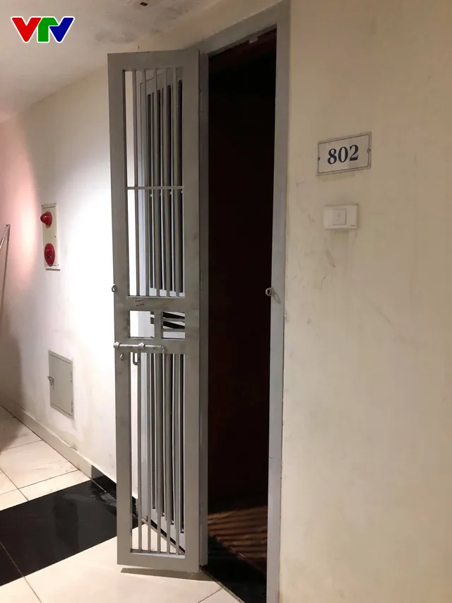 Hà Nội: Cháy chung cư tại Thanh Trì, cư dân hoảng loạn - Ảnh 2. Hà Nội: Cháy chung cư tại Thanh Trì, cư dân hoảng loạn - Ảnh 2.