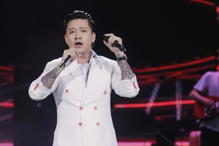Đàm Vĩnh Hưng, Tuấn Hưng, Quang Hà khiến khán giả Hà Nội đứng ngồi không yên - Ảnh 10. Đàm Vĩnh Hưng, Tuấn Hưng, Quang Hà khiến khán giả Hà Nội đứng ngồi không yên - Ảnh 10.