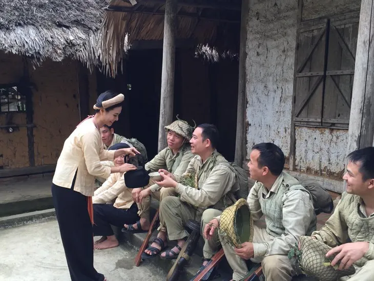 Sao mai Lương Nguyệt Anh ra mắt MV “Bộ đội về làng” mừng chiến thắng Điện Biên Phủ - Ảnh 1. Sao mai Lương Nguyệt Anh ra mắt MV “Bộ đội về làng” mừng chiến thắng Điện Biên Phủ - Ảnh 1.