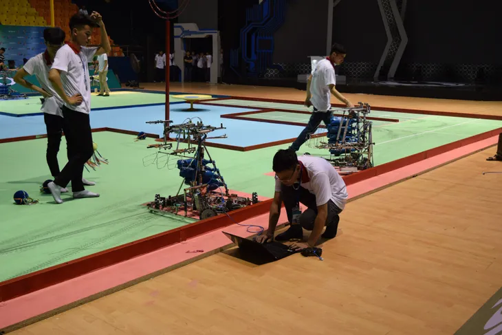 Robocon Việt Nam 2018: Các đội tuyển tất bật thử sân trước thềm chung kết - Ảnh 7. Robocon Việt Nam 2018: Các đội tuyển tất bật thử sân trước thềm chung kết - Ảnh 7.