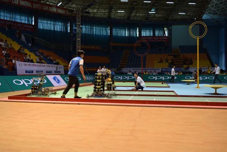 Robocon Việt Nam 2018: Các đội tuyển tất bật thử sân trước thềm chung kết - Ảnh 13. Robocon Việt Nam 2018: Các đội tuyển tất bật thử sân trước thềm chung kết - Ảnh 13.