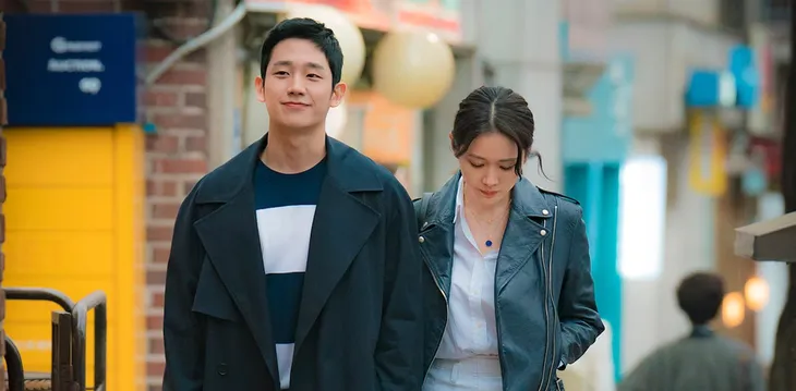 Người tình trẻ của Son Ye Jin nói về tuổi tác khi yêu - Ảnh 1. Người tình trẻ của Son Ye Jin nói về tuổi tác khi yêu - Ảnh 1.