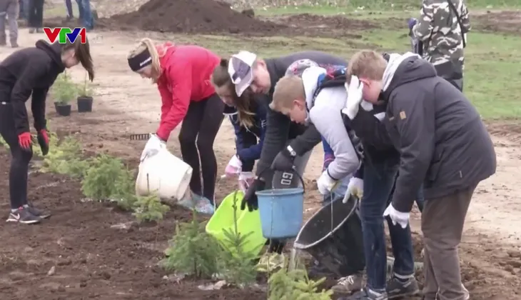 Khoảng 40.000 người dân tham gia Ngày dọn dẹp tại Estonia - Ảnh 1. Khoảng 40.000 người dân tham gia Ngày dọn dẹp tại Estonia - Ảnh 1.