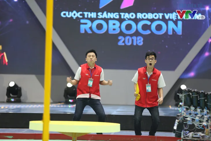 Những khoảnh khắc ấn tượng tại vòng loại Robocon Việt Nam 2018 - Ảnh 28. Những khoảnh khắc ấn tượng tại vòng loại Robocon Việt Nam 2018 - Ảnh 28.