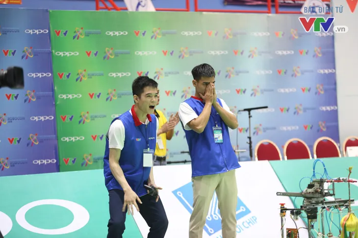Những khoảnh khắc ấn tượng tại vòng loại Robocon Việt Nam 2018 - Ảnh 5. Những khoảnh khắc ấn tượng tại vòng loại Robocon Việt Nam 2018 - Ảnh 5.