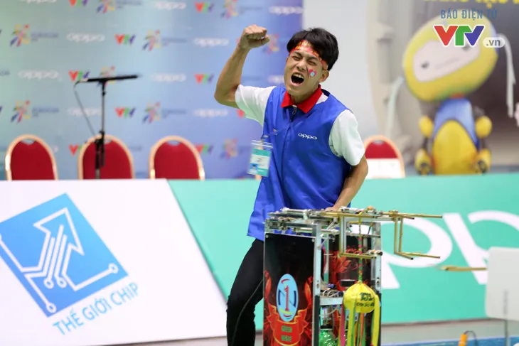 Những khoảnh khắc ấn tượng tại vòng loại Robocon Việt Nam 2018 - Ảnh 23. Những khoảnh khắc ấn tượng tại vòng loại Robocon Việt Nam 2018 - Ảnh 23.