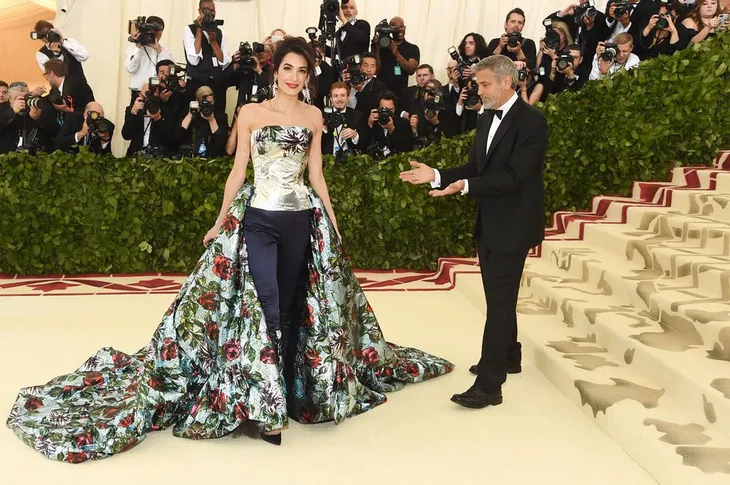 Những bộ cánh nổi bật nhất Met Gala 2018 - Ảnh 15. Những bộ cánh nổi bật nhất Met Gala 2018 - Ảnh 15.