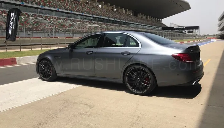 Mercedes trình làng AMG E63 S: Phiên bản mạnh chưa từng có của dòng E Class - Ảnh 2. Mercedes trình làng AMG E63 S: Phiên bản mạnh chưa từng có của dòng E Class - Ảnh 2.