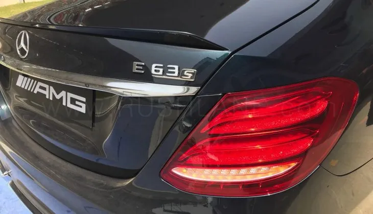 Mercedes trình làng AMG E63 S: Phiên bản mạnh chưa từng có của dòng E Class - Ảnh 5. Mercedes trình làng AMG E63 S: Phiên bản mạnh chưa từng có của dòng E Class - Ảnh 5.