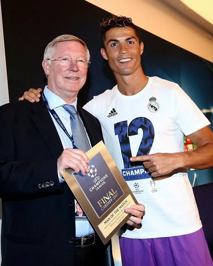 Lời đầu tiên Sir Alex Ferguson nói sau khi tỉnh lại - Ảnh 2. Lời đầu tiên Sir Alex Ferguson nói sau khi tỉnh lại - Ảnh 2.