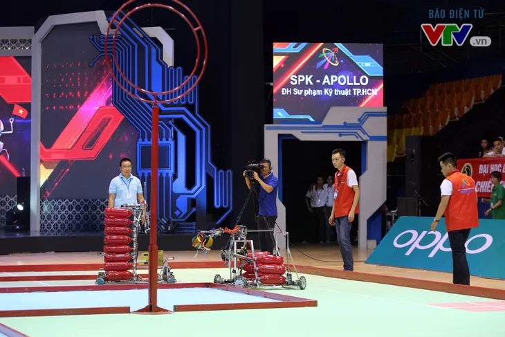 VCK Robocon Việt Nam 2018: Xác lập kỷ lục chiến thắng tuyệt đối Rồng bay ở 20 giây - Ảnh 17. VCK Robocon Việt Nam 2018: Xác lập kỷ lục chiến thắng tuyệt đối Rồng bay ở 20 giây - Ảnh 17.
