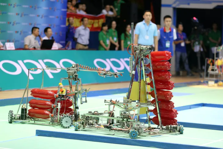 VCK Robocon Việt Nam 2018: Xác lập kỷ lục chiến thắng tuyệt đối Rồng bay ở 20 giây - Ảnh 24. VCK Robocon Việt Nam 2018: Xác lập kỷ lục chiến thắng tuyệt đối Rồng bay ở 20 giây - Ảnh 24.