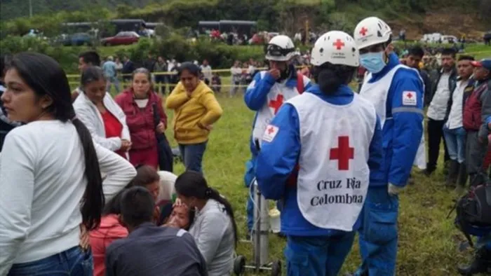 Colombia: Xe bus rơi xuống vực, ít nhất 13 người thiệt mạng - Ảnh 4. Colombia: Xe bus rơi xuống vực, ít nhất 13 người thiệt mạng - Ảnh 4.