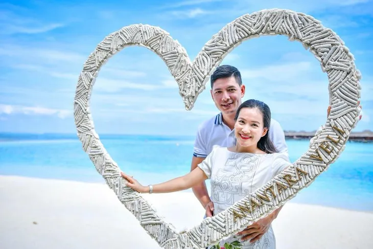 Vợ “đại gia” của Bình Minh tiết lộ chiêu giữ gia đình trước sóng gió - Ảnh 1. Vợ “đại gia” của Bình Minh tiết lộ chiêu giữ gia đình trước sóng gió - Ảnh 1.