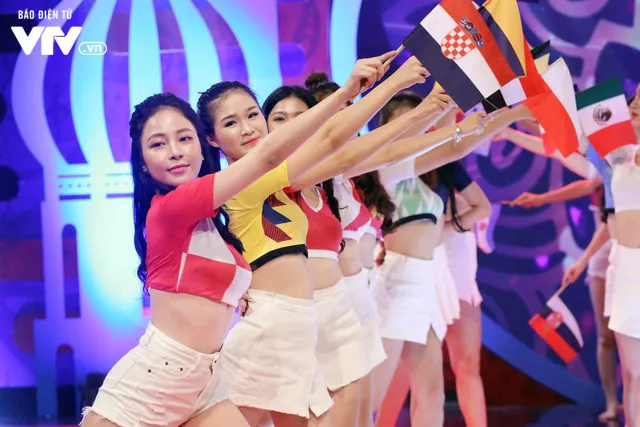 Dàn hotgirl Nóng cùng World Cup 2018 rạng rỡ trước giờ khai cuộc - Ảnh 2. Dàn hotgirl Nóng cùng World Cup 2018 rạng rỡ trước giờ khai cuộc - Ảnh 2.