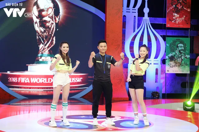 Nóng cùng World Cup 2018: 32 bóng hồng khoe sắc trong buổi ghi hình đầu tiên - Ảnh 2. Nóng cùng World Cup 2018: 32 bóng hồng khoe sắc trong buổi ghi hình đầu tiên - Ảnh 2.