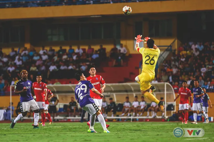 CLB Hà Nội đại thắng Than Quảng Ninh, kéo dài mạch bất bại - Ảnh 5. CLB Hà Nội đại thắng Than Quảng Ninh, kéo dài mạch bất bại - Ảnh 5.