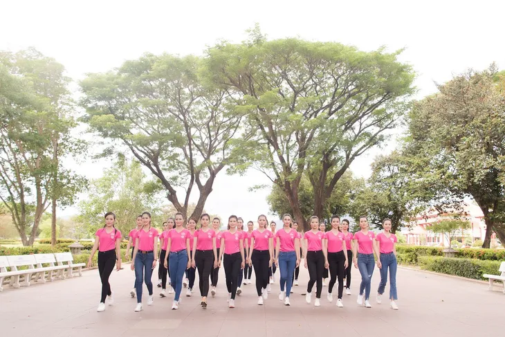 Thí sinh Hoa hậu Việt Nam khoe vẻ đẹp khỏe khoắn - Ảnh 1. Thí sinh Hoa hậu Việt Nam khoe vẻ đẹp khỏe khoắn - Ảnh 1.