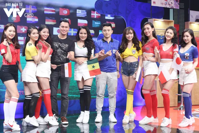 Phan Hải của Người phán xử giấu vợ thăm dàn hotgirl Nóng cùng FIFA World Cup™ 2018 - Ảnh 1. Phan Hải của Người phán xử giấu vợ thăm dàn hotgirl Nóng cùng FIFA World Cup™ 2018 - Ảnh 1.