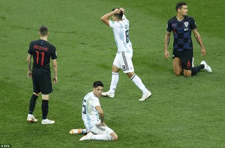 ĐT Argentina thất bại trước ĐT Croatia: Niềm tin sụp đổ! - Ảnh 1. ĐT Argentina thất bại trước ĐT Croatia: Niềm tin sụp đổ! - Ảnh 1.