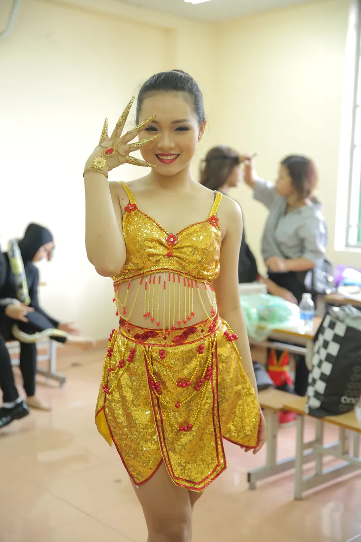 “Bóng hồng” 17 tuổi duy nhất lọt vào bán kết “Ảo thuật siêu phàm” - Ảnh 1. “Bóng hồng” 17 tuổi duy nhất lọt vào bán kết “Ảo thuật siêu phàm” - Ảnh 1.
