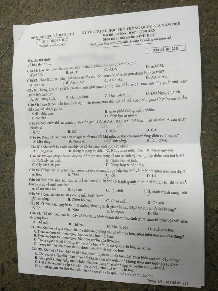 Kỳ thi THPT quốc gia 2018: Đề thi Khoa học tự nhiên “khó nhằn” đối với nhiều thí sinh - Ảnh 2. Kỳ thi THPT quốc gia 2018: Đề thi Khoa học tự nhiên “khó nhằn” đối với nhiều thí sinh - Ảnh 2.