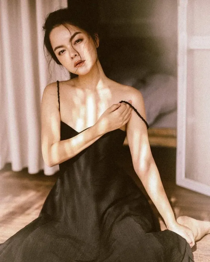 Dù đã hai con, Phạm Quỳnh Anh vẫn sở hữu nhan sắc gợi cảm khó rời mắt - Ảnh 4. Dù đã hai con, Phạm Quỳnh Anh vẫn sở hữu nhan sắc gợi cảm khó rời mắt - Ảnh 4.