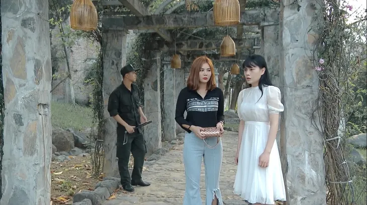 Quỳnh búp bê - Tập 3: Lan chuẩn bị đồ nghề cho Quỳnh tiếp khách lần đầu - Ảnh 1. Quỳnh búp bê - Tập 3: Lan chuẩn bị đồ nghề cho Quỳnh tiếp khách lần đầu - Ảnh 1.