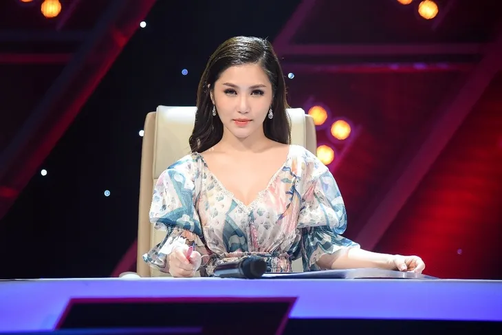 Đức Phúc nghẹn ngào khóc trên ghế nóng The Debut tập 4 - Ảnh 1. Đức Phúc nghẹn ngào khóc trên ghế nóng The Debut tập 4 - Ảnh 1.
