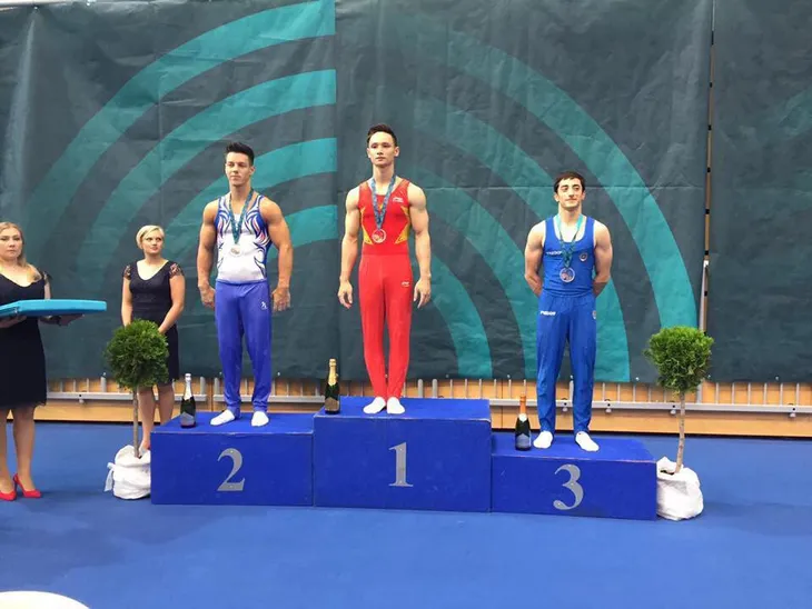 VĐV Lê Thanh Tùng và Đinh Phương Thành giành cú đúp HCV cúp thế giới tại Slovenia - Ảnh 3. VĐV Lê Thanh Tùng và Đinh Phương Thành giành cú đúp HCV cúp thế giới tại Slovenia - Ảnh 3.