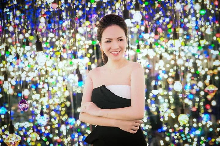 “Gái 2 con” Đan Lê khoe vai trần quyến rũ ở tuổi 34 - Ảnh 4. “Gái 2 con” Đan Lê khoe vai trần quyến rũ ở tuổi 34 - Ảnh 4.