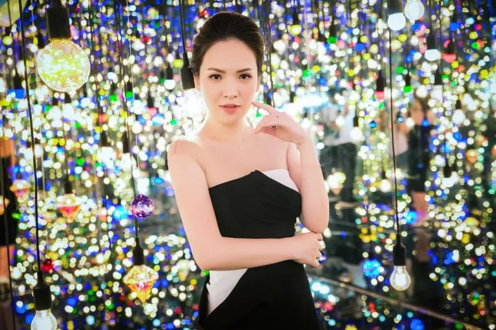 “Gái 2 con” Đan Lê khoe vai trần quyến rũ ở tuổi 34 - Ảnh 9. “Gái 2 con” Đan Lê khoe vai trần quyến rũ ở tuổi 34 - Ảnh 9.