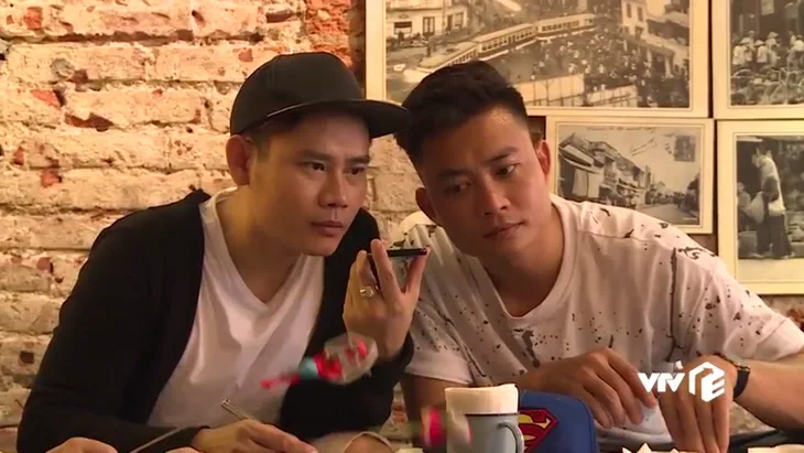 Bố ơi! Mình đi đâu thế?: Xì Trum chơi xúc xắc kiếm tiền giúp bố thuê phòng trọ - Ảnh 7. Bố ơi! Mình đi đâu thế?: Xì Trum chơi xúc xắc kiếm tiền giúp bố thuê phòng trọ - Ảnh 7.