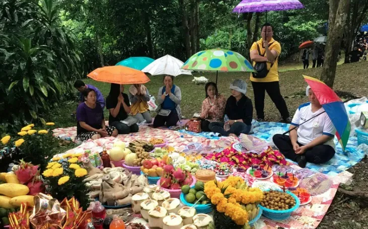 Thái Lan chạy đua cứu hộ nhóm người mắc kẹt trong hang động - Ảnh 2. Thái Lan chạy đua cứu hộ nhóm người mắc kẹt trong hang động - Ảnh 2.