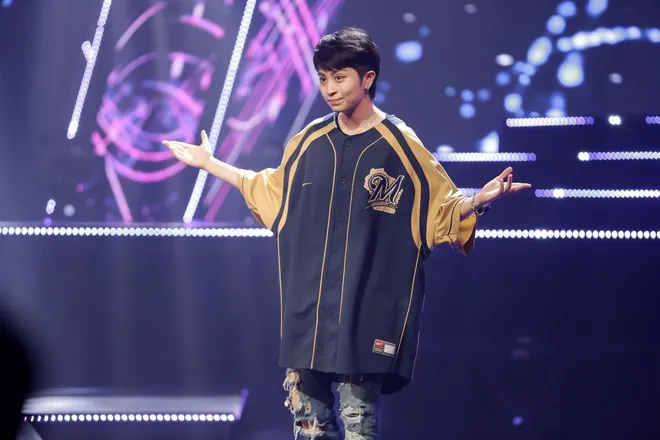The Debut 2018: Vừa mở màn, Đức Phúc đã cảm thấy bị thiếu tôn trọng - Ảnh 3. The Debut 2018: Vừa mở màn, Đức Phúc đã cảm thấy bị thiếu tôn trọng - Ảnh 3.