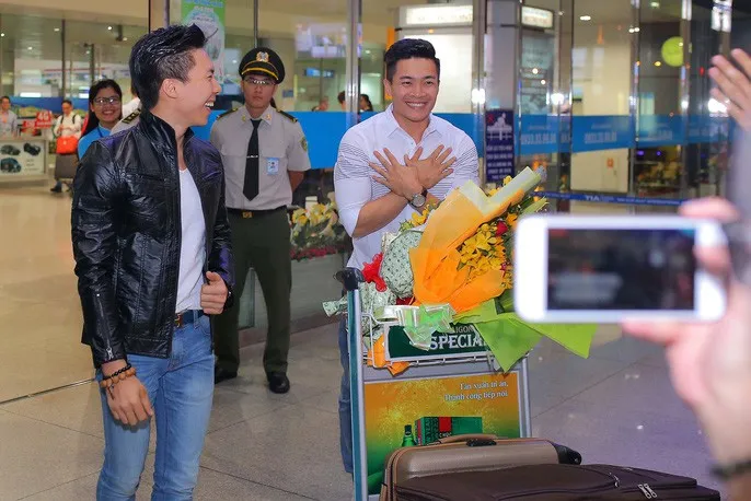 Ngày về rạng ngời của hoàng tử xiếc Quốc Cơ - Quốc Nghiệp - Ảnh 2. Ngày về rạng ngời của hoàng tử xiếc Quốc Cơ - Quốc Nghiệp - Ảnh 2.