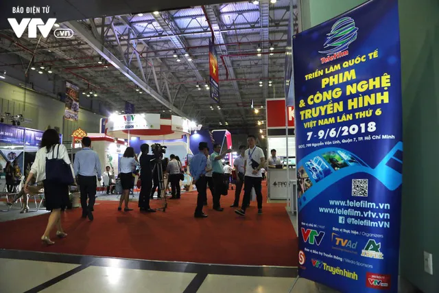 Đông đảo khách tham quan đến với ngày đầu triển lãm Telefilm 2018 - Ảnh 10. Đông đảo khách tham quan đến với ngày đầu triển lãm Telefilm 2018 - Ảnh 10.