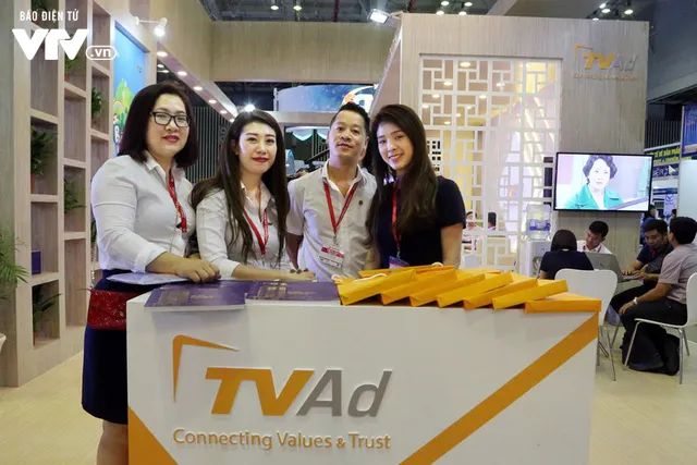 Đông đảo khách tham quan đến với ngày đầu triển lãm Telefilm 2018 - Ảnh 7. Đông đảo khách tham quan đến với ngày đầu triển lãm Telefilm 2018 - Ảnh 7.