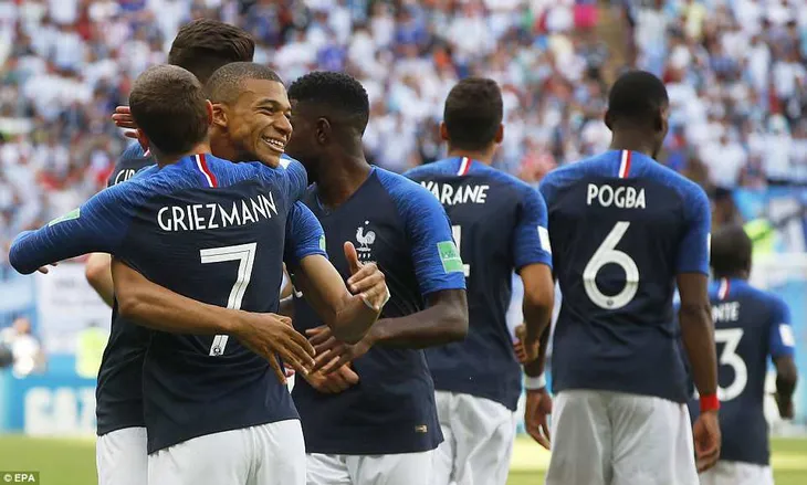 Xem màn trình diễn siêu việt của Mbappe trước ĐT Argentina tại FIFA World Cup™ 2018 - Ảnh 4. Xem màn trình diễn siêu việt của Mbappe trước ĐT Argentina tại FIFA World Cup™ 2018 - Ảnh 4.