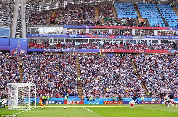 Xem màn trình diễn siêu việt của Mbappe trước ĐT Argentina tại FIFA World Cup™ 2018 - Ảnh 3. Xem màn trình diễn siêu việt của Mbappe trước ĐT Argentina tại FIFA World Cup™ 2018 - Ảnh 3.