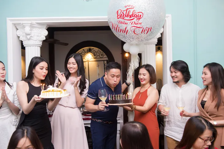 Diễn viên Minh Tiệp đón sinh nhật bất ngờ bên Á hậu Diệu Thùy - Ảnh 1. Diễn viên Minh Tiệp đón sinh nhật bất ngờ bên Á hậu Diệu Thùy - Ảnh 1.