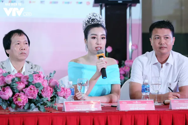 Dàn Hoa hậu, Á hậu hội ngộ khoe sắc ở buổi họp báo Hoa hậu Việt Nam 2018 - Ảnh 11. Dàn Hoa hậu, Á hậu hội ngộ khoe sắc ở buổi họp báo Hoa hậu Việt Nam 2018 - Ảnh 11.