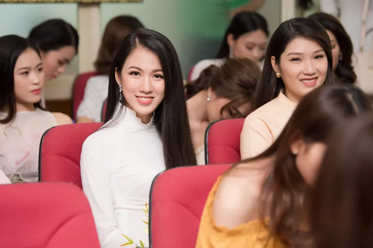 Cận cảnh nhan sắc BTV của VTV lọt Chung khảo Hoa hậu Việt Nam 2018 - Ảnh 4. Cận cảnh nhan sắc BTV của VTV lọt Chung khảo Hoa hậu Việt Nam 2018 - Ảnh 4.