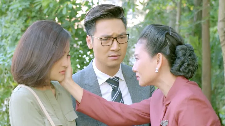 Cả một đời ân oán - Tập 59: Đóng giả Nguyên An, Tú được Vũ Gia chào đón không chút nghi ngờ - Ảnh 3. Cả một đời ân oán - Tập 59: Đóng giả Nguyên An, Tú được Vũ Gia chào đón không chút nghi ngờ - Ảnh 3.