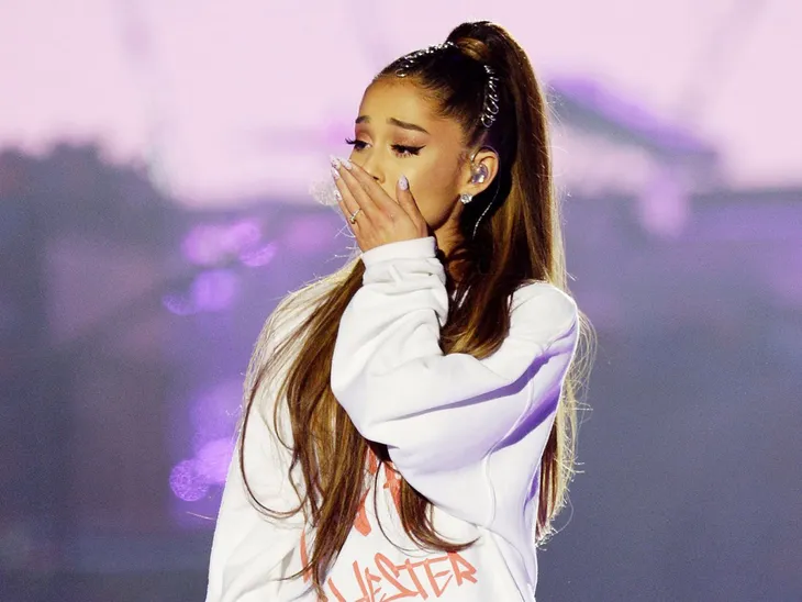 Ariana Grande trải lòng về vụ đánh bom trong buổi biểu diễn tại Manchester - Ảnh 1. Ariana Grande trải lòng về vụ đánh bom trong buổi biểu diễn tại Manchester - Ảnh 1.