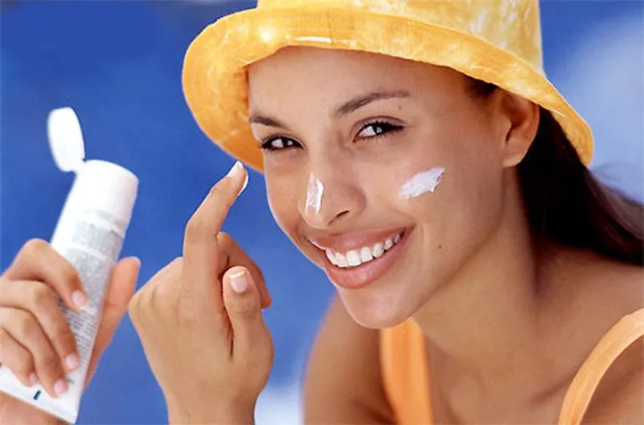 Khi du lịch biển, bạn đừng quên mang những vật dụng thiết yếu này - Ảnh 1. Khi du lịch biển, bạn đừng quên mang những vật dụng thiết yếu này - Ảnh 1.